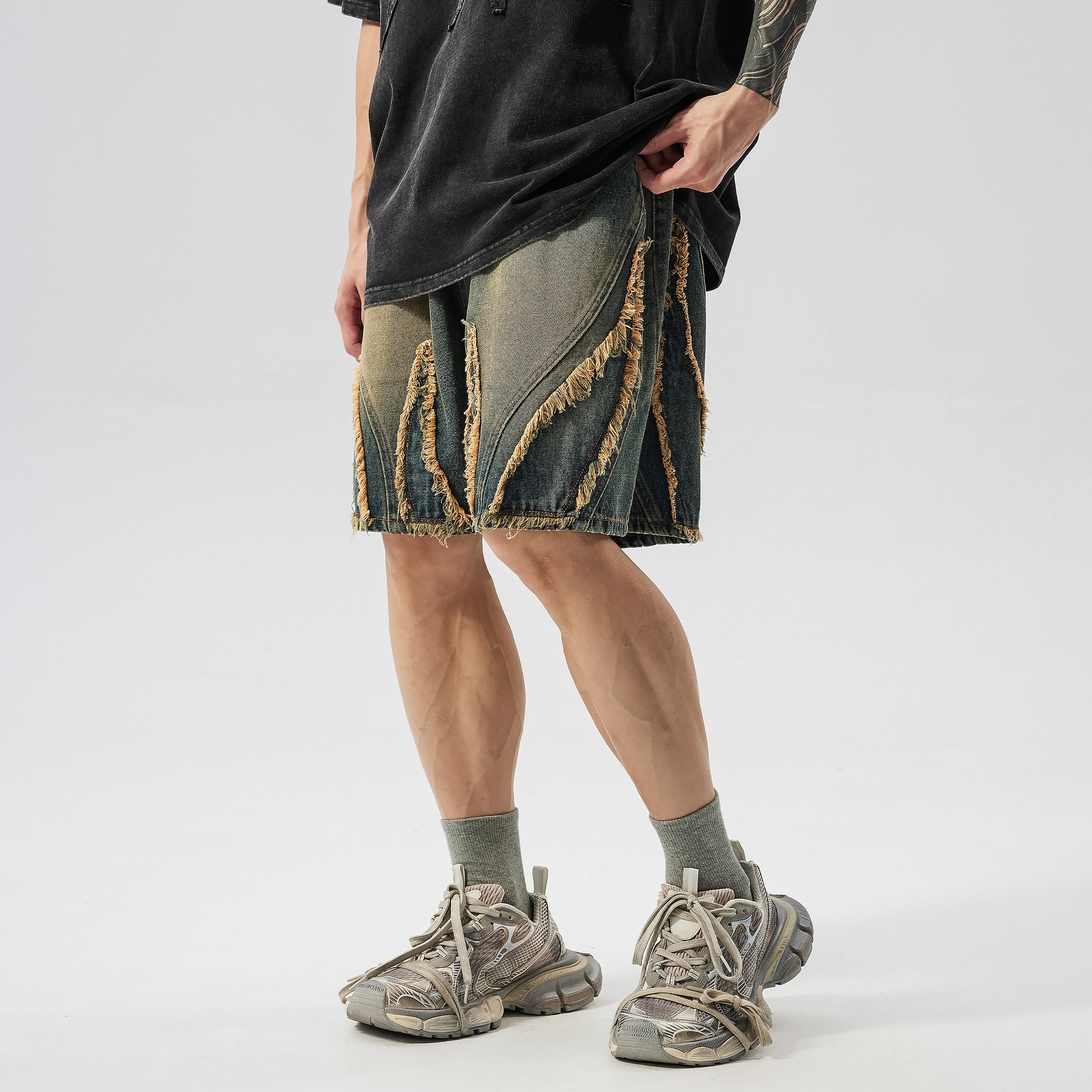 Retro washed frayed fringe denim shorts for men